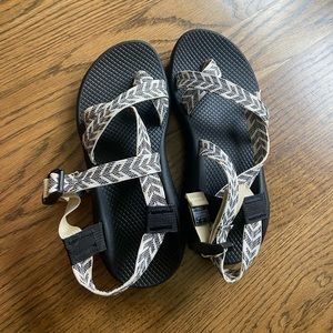 Perfect condition chacos size 8